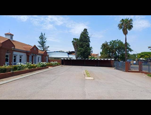 BUSINESS FOR SALE IN DIE HOEWES